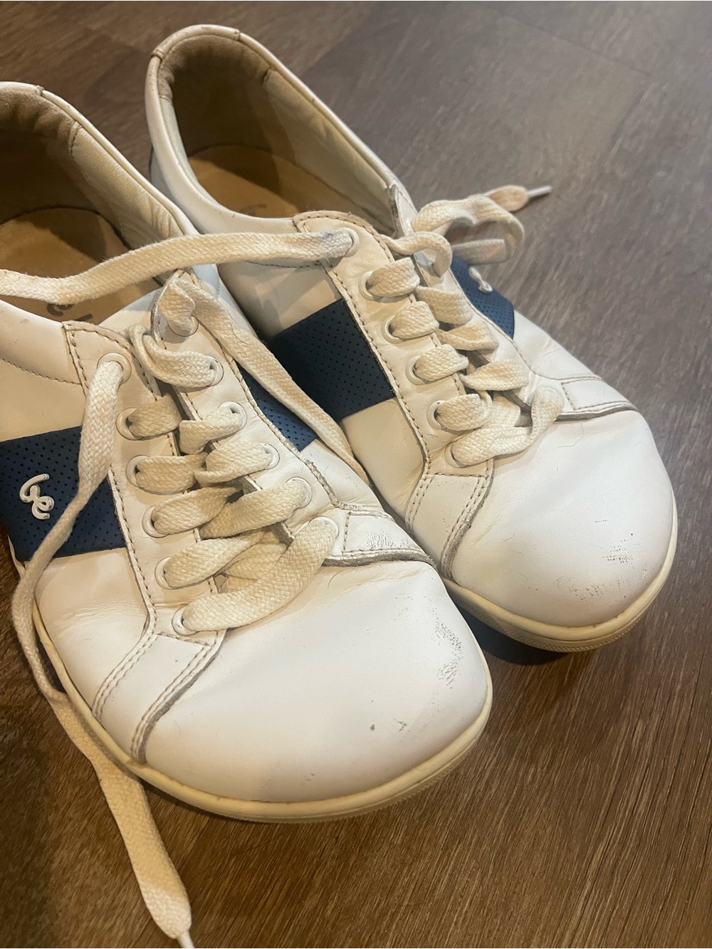 Be Lenka Women's White Lace-Up Casual Sneakers